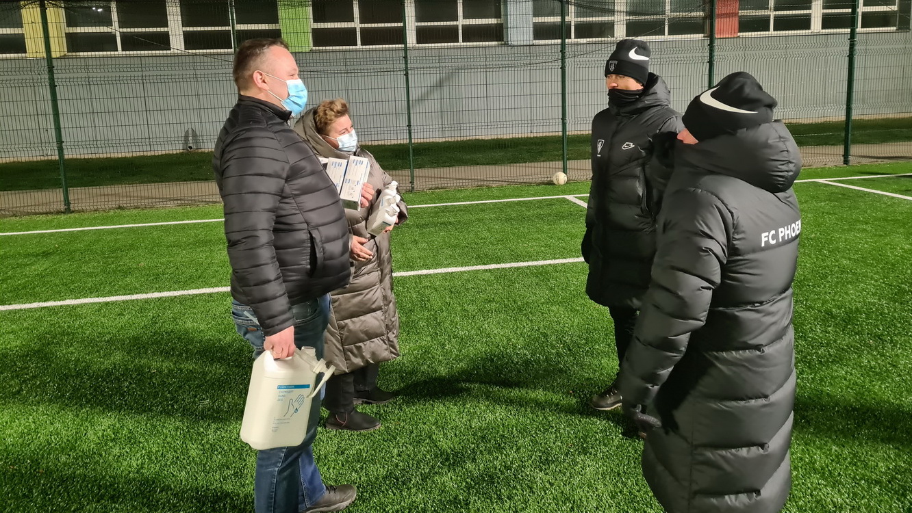 Фирма «N&V» сделала подарки юным футболистам