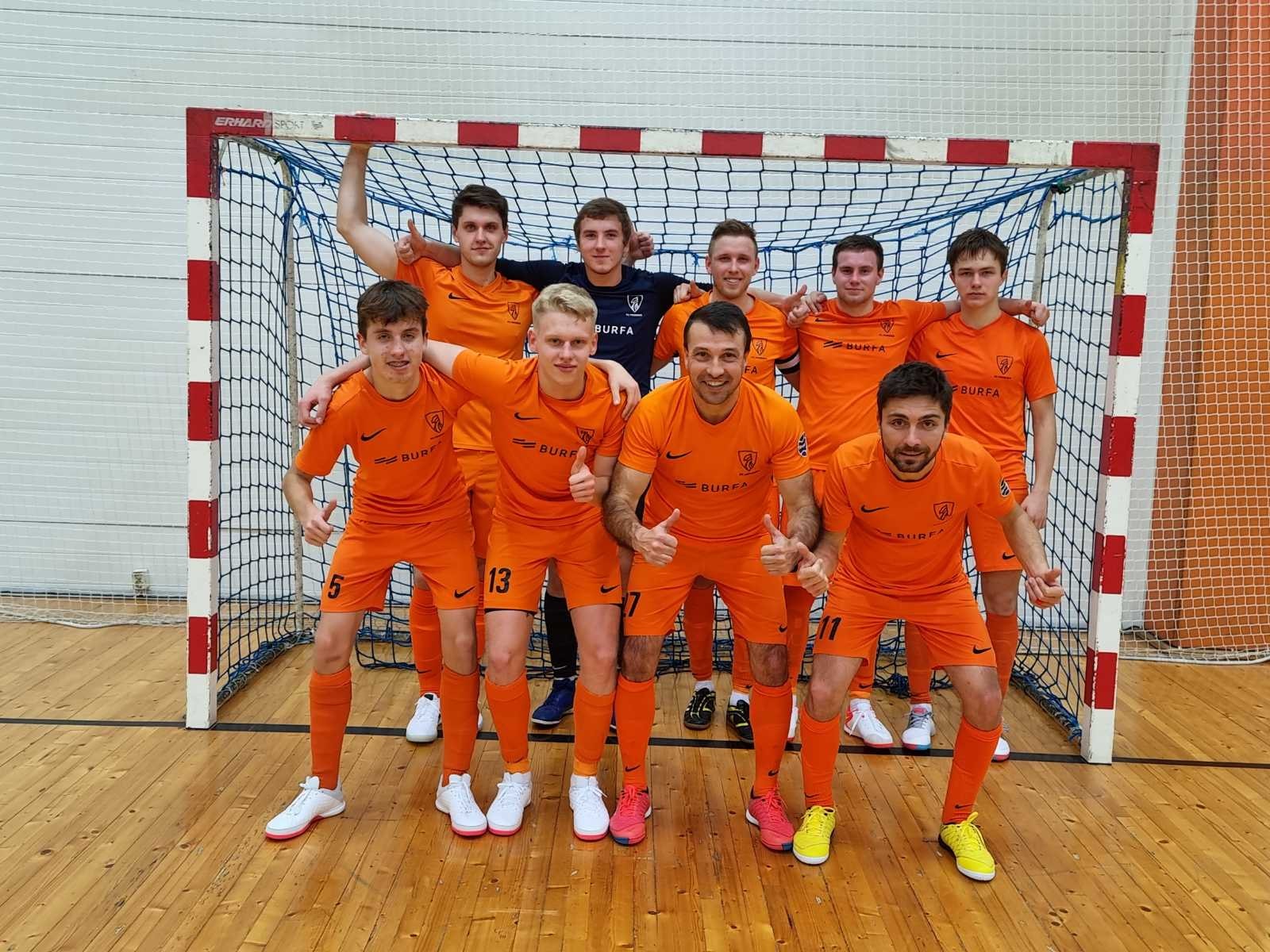 Зажгли на первой игре в футзале