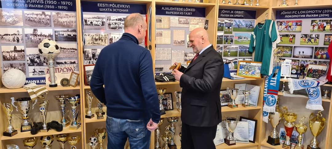 Посол Молдовы в Эстонии посетил музей истории футбола