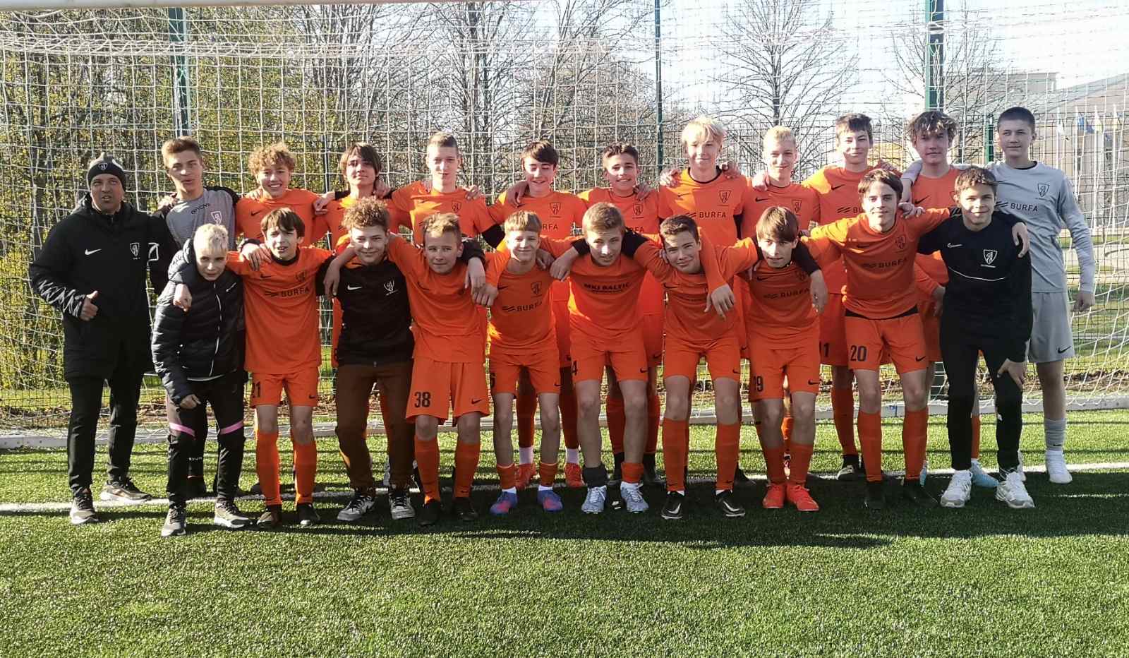 Весенний футбол набирает обороты