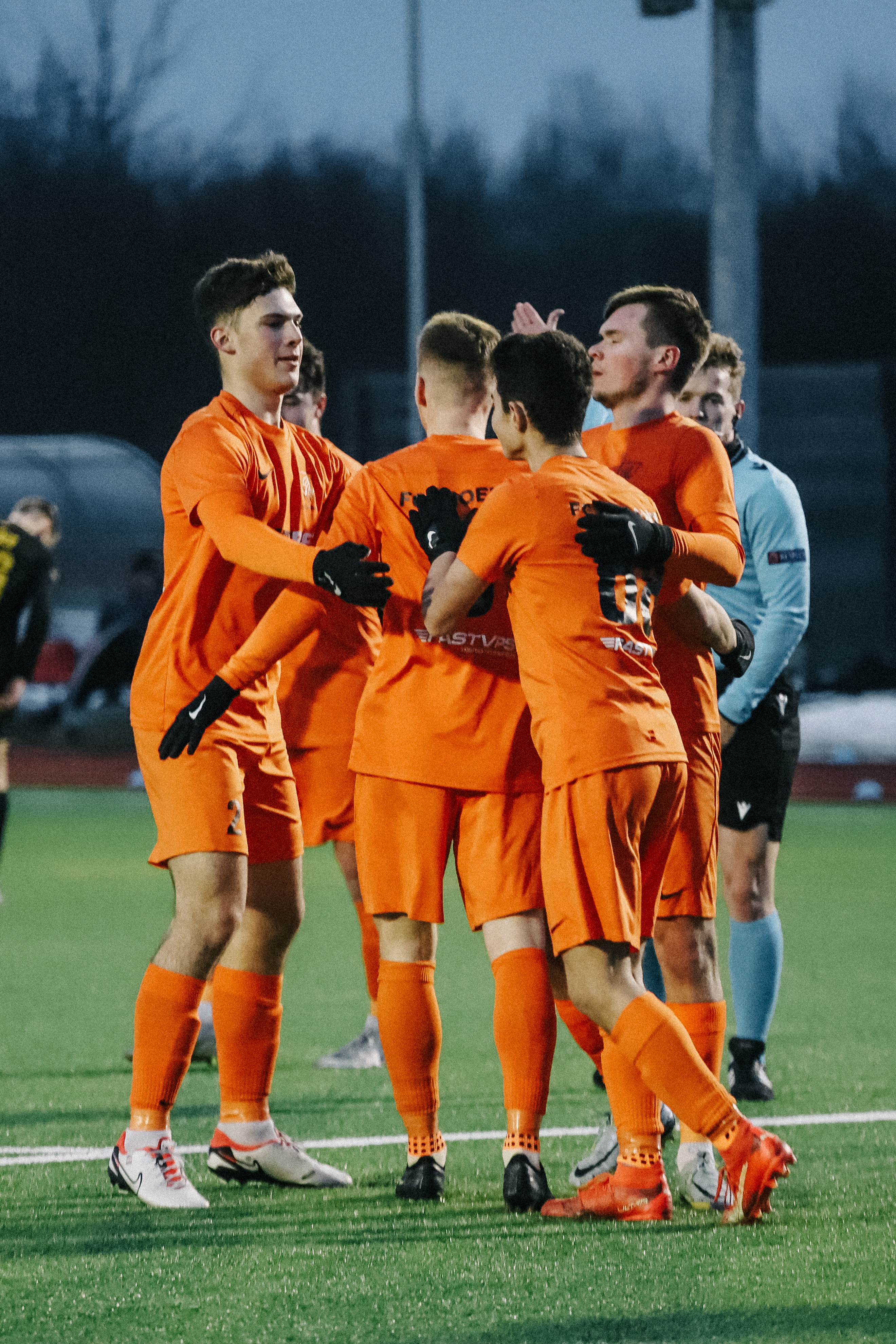 Дебют на пятерку